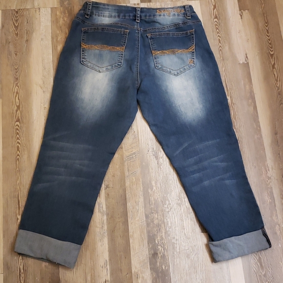 Blue Jean's crop - Picture 8 of 12